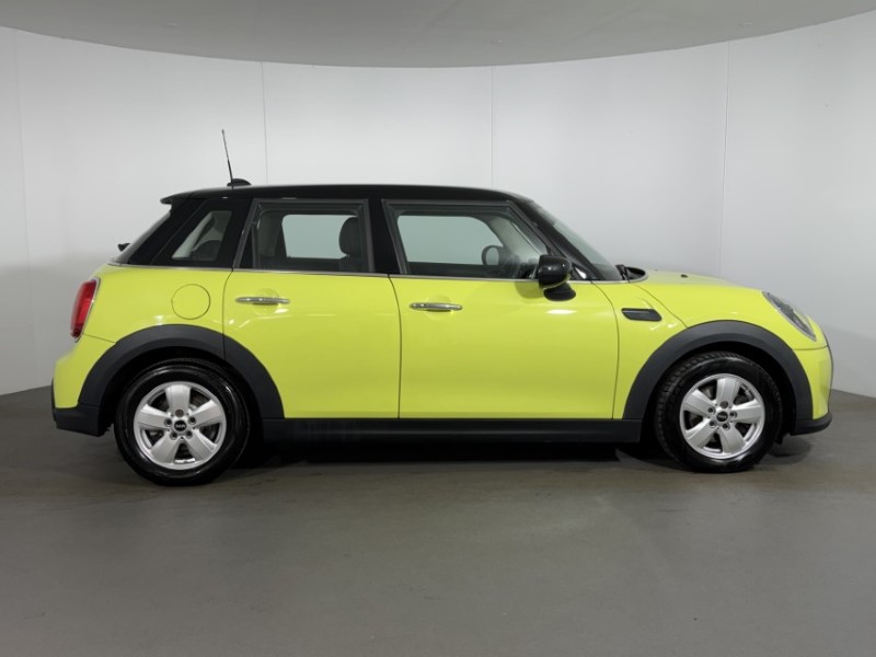 2022 (72) MINI HATCHBACK 1.5 Cooper Classic 5dr Auto 5385766