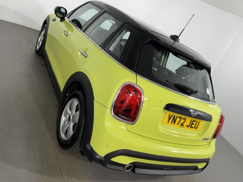 2022 (72) MINI HATCHBACK 1.5 Cooper Classic 5dr Auto 5385744