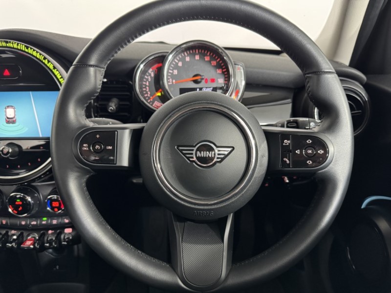 2022 (72) MINI HATCHBACK 1.5 Cooper Classic 5dr Auto 5385709