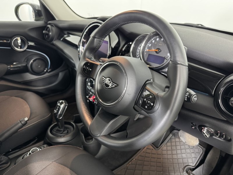 2022 (72) MINI HATCHBACK 1.5 Cooper Classic 5dr Auto 5385729