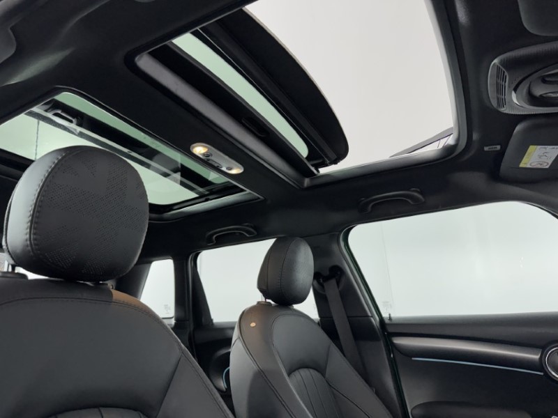 2023 (23) MINI HATCHBACK 1.5 Cooper Exclusive Premium Plus 5dr Auto 5310256