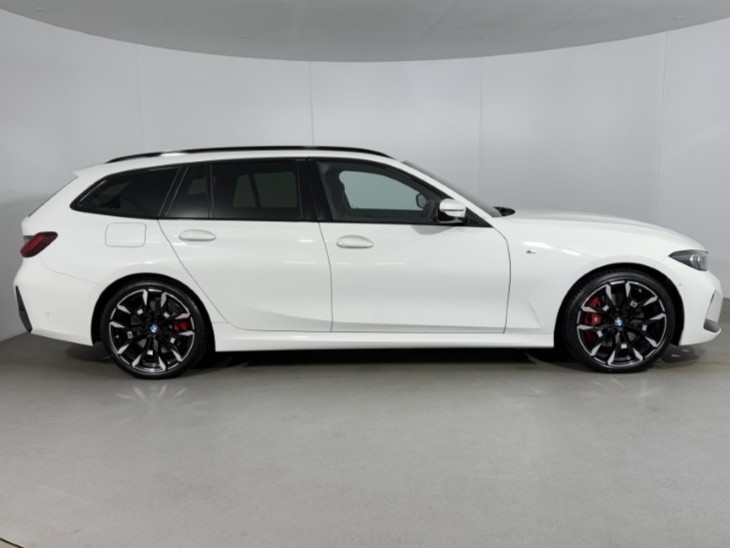 2025 (25) BMW 3 SERIES 320i M Sport 5dr Step Auto 5310866