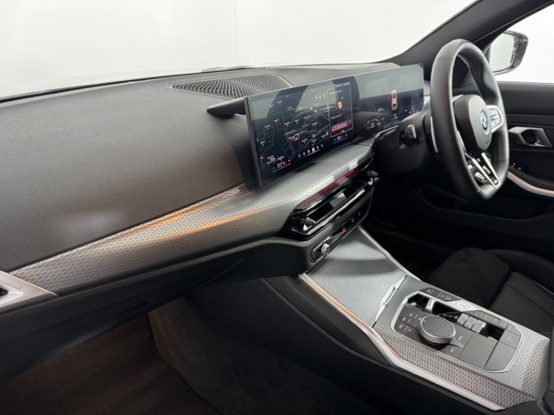 2025 (25) BMW 3 SERIES 320i M Sport 5dr Step Auto 5310841