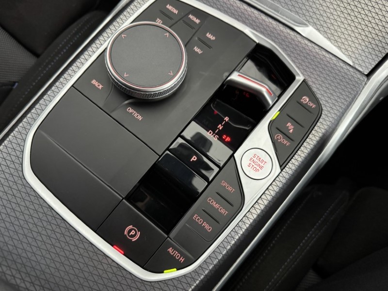 2025 (25) BMW 3 SERIES 320i M Sport 5dr Step Auto 5310778