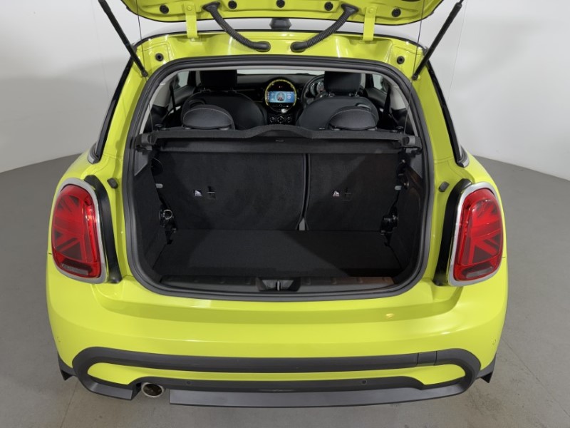 2023 (23) MINI HATCHBACK 1.5 Cooper Classic 3dr Auto 5404923