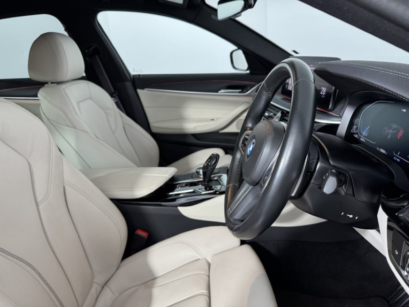 2022 (22) BMW 5 SERIES 520d MHT M Sport 4dr Step Auto 5342379