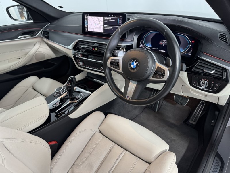 2022 (22) BMW 5 SERIES 520d MHT M Sport 4dr Step Auto 5342378