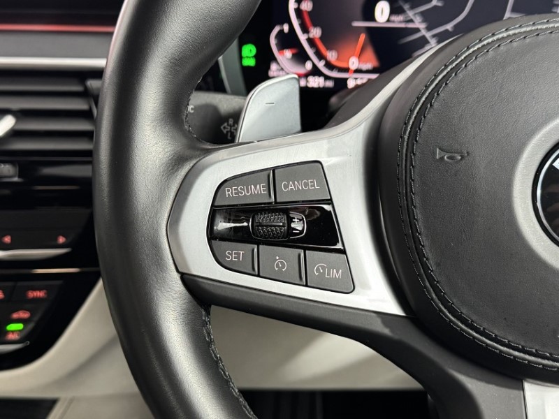 2022 (22) BMW 5 SERIES 520d MHT M Sport 4dr Step Auto 5342363