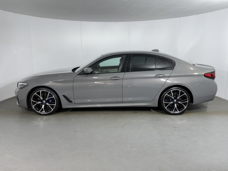 2022 (22) BMW 5 SERIES 520d MHT M Sport 4dr Step Auto 5342440