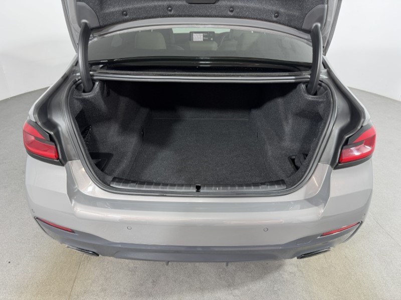 2022 (22) BMW 5 SERIES 520d MHT M Sport 4dr Step Auto 5342395