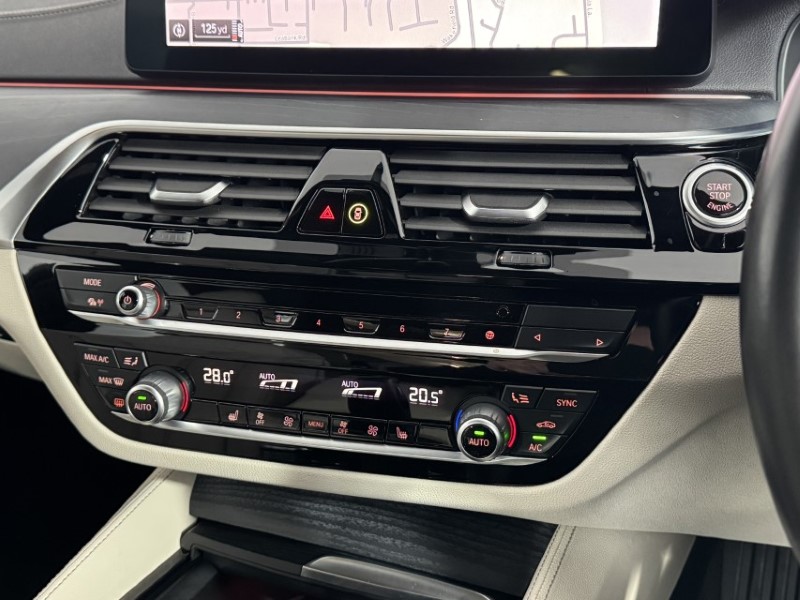 2022 (22) BMW 5 SERIES 520d MHT M Sport 4dr Step Auto 5342368