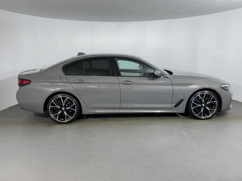 2022 (22) BMW 5 SERIES 520d MHT M Sport 4dr Step Auto 5342417