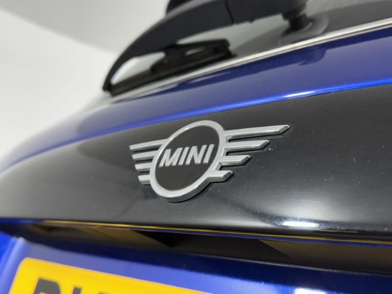 2018 (68) MINI HATCHBACK 1.5 Cooper Classic II 3dr 5342877
