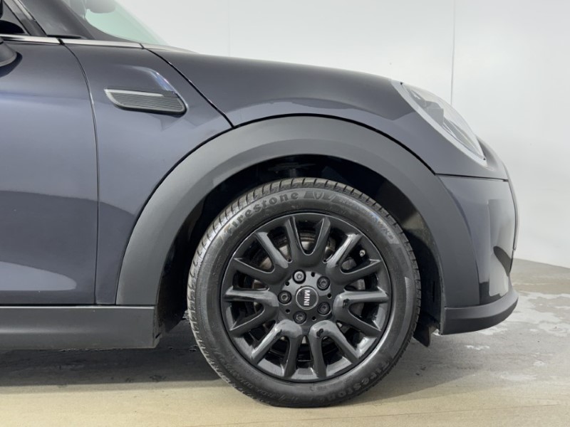 2023 (23) MINI HATCHBACK 1.5 Cooper Classic Premium 5dr 5485758