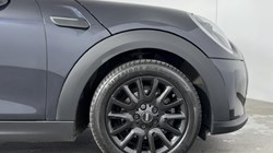 2023 (23) MINI HATCHBACK 1.5 Cooper Classic Premium 5dr 5485758