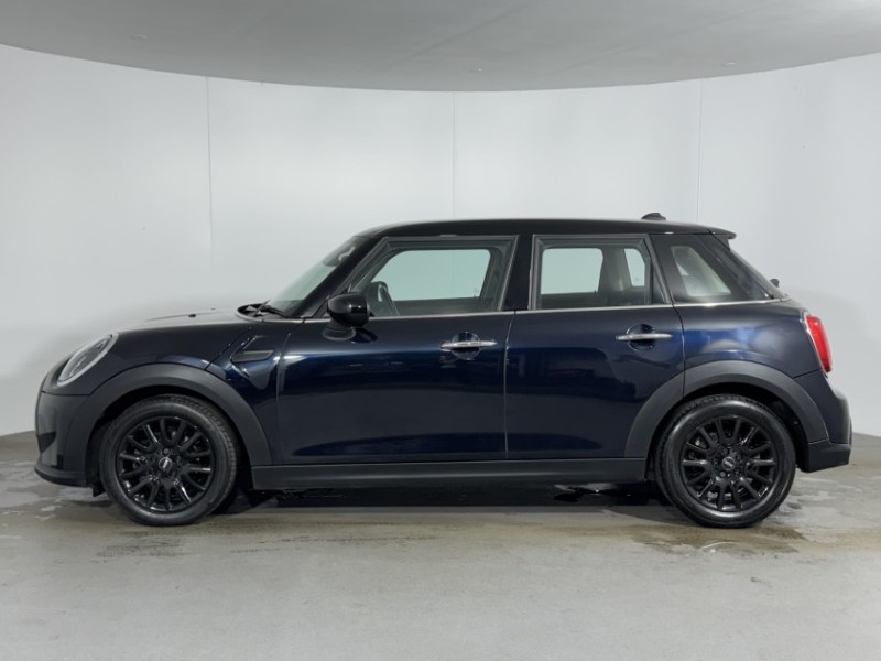 2023 (23) MINI HATCHBACK 1.5 Cooper Classic Premium 5dr 5485773