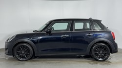 2023 (23) MINI HATCHBACK 1.5 Cooper Classic Premium 5dr 5485773