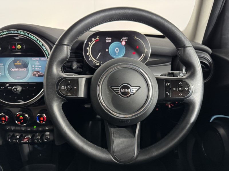 2023 (23) MINI HATCHBACK 1.5 Cooper Classic Premium 5dr 5485734