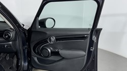 2023 (23) MINI HATCHBACK 1.5 Cooper Classic Premium 5dr 5485757