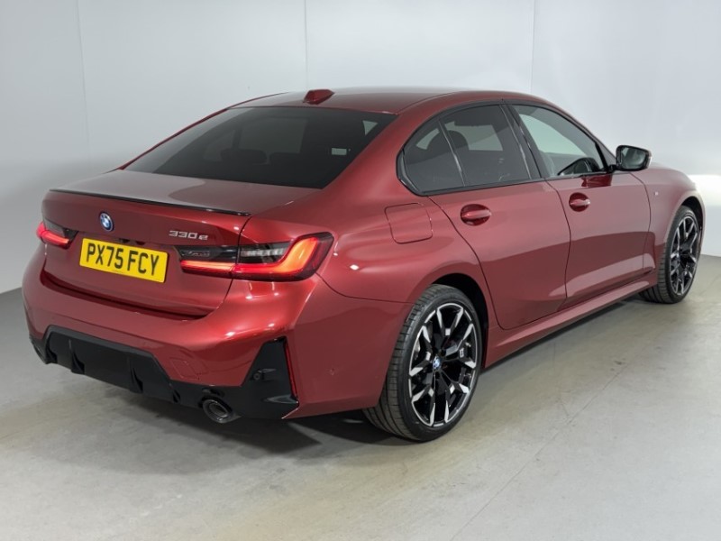 2025 (75) BMW 3 SERIES 330e 22.3 kWh M Sport 4dr Step Auto 5411361