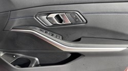 2025 (75) BMW 3 SERIES 330e 22.3 kWh M Sport 4dr Step Auto 5411342