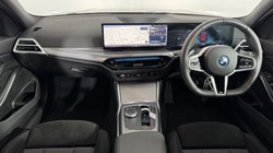 2025 (75) BMW 3 SERIES 330e 22.3 kWh M Sport 4dr Step Auto 5411357