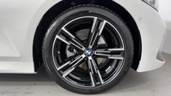 2025 (75) BMW 3 SERIES 320i M Sport 4dr Step Auto 5403127