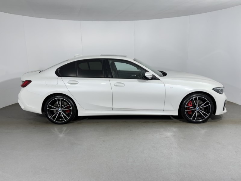 2022 (22) BMW 3 SERIES 320i xDrive M Sport 4dr Step Auto 5394772
