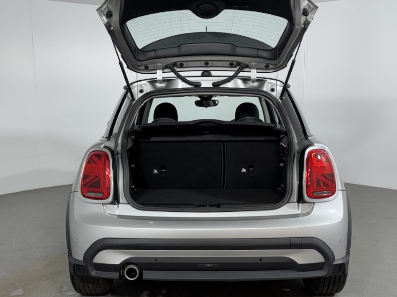 2023 (23) MINI HATCHBACK 1.5 Cooper Classic 3dr Auto 5417364