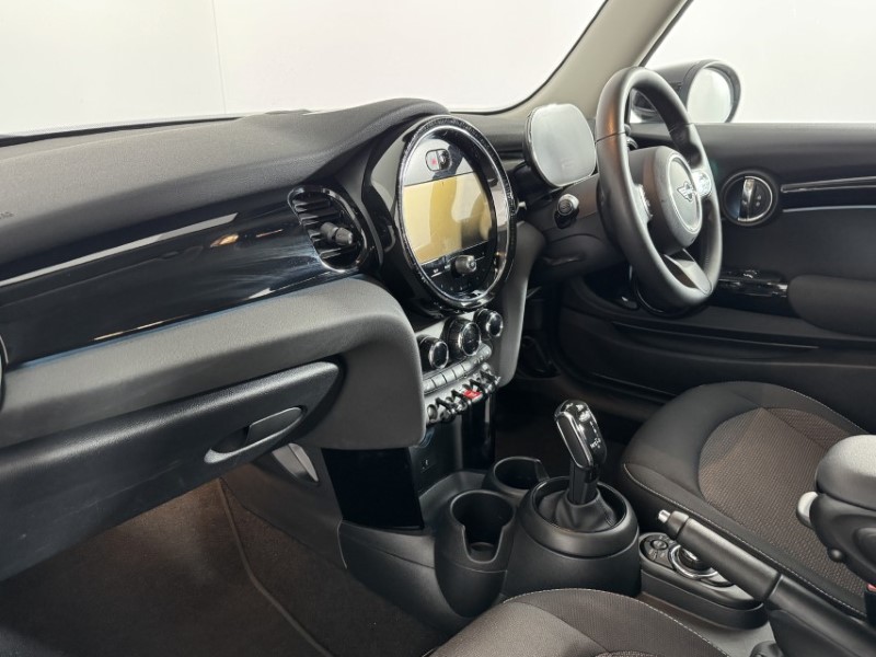 2023 (23) MINI HATCHBACK 1.5 Cooper Classic 3dr Auto 5417368