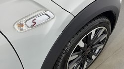 2019 (69) MINI HATCHBACK 2.0 Cooper S Exclusive II 3dr Auto 5435508