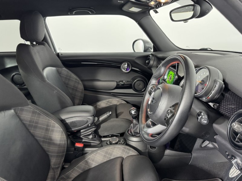 2019 (19) MINI HATCHBACK 2.0 Cooper S Sport II 3dr 5473607