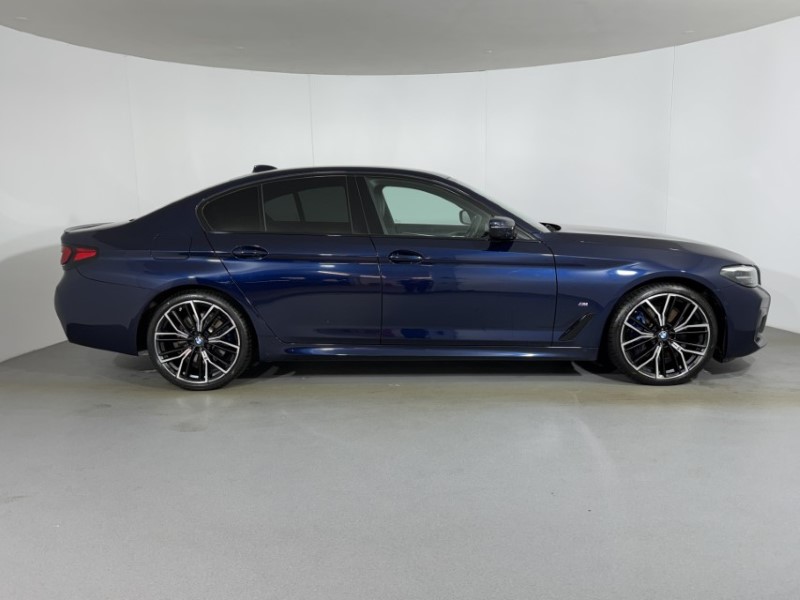 2022 (72) BMW 5 SERIES 520d xDrive MHT M Sport 4dr Step Auto 5518014