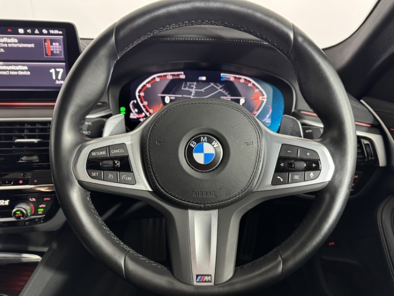 2022 (72) BMW 5 SERIES 520d xDrive MHT M Sport 4dr Step Auto 5517960