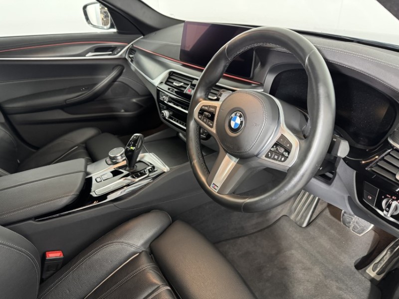 2022 (72) BMW 5 SERIES 520d xDrive MHT M Sport 4dr Step Auto 5517981