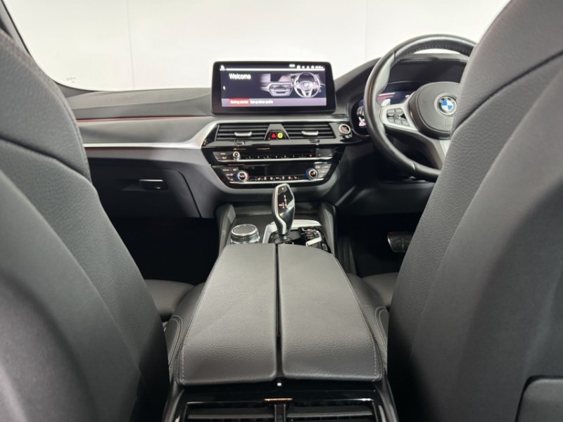 2022 (72) BMW 5 SERIES 520d xDrive MHT M Sport 4dr Step Auto 5518004