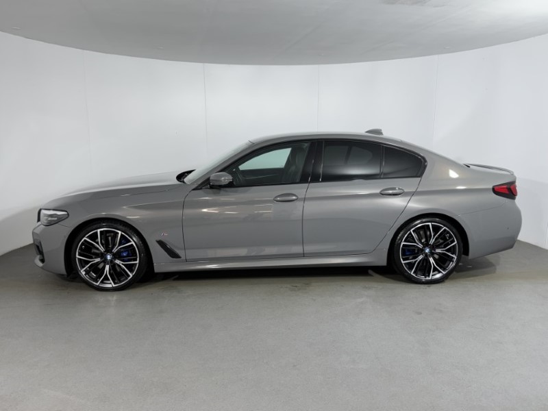 2022 (72) BMW 5 SERIES 520i MHT M Sport 4dr Step Auto 5448963