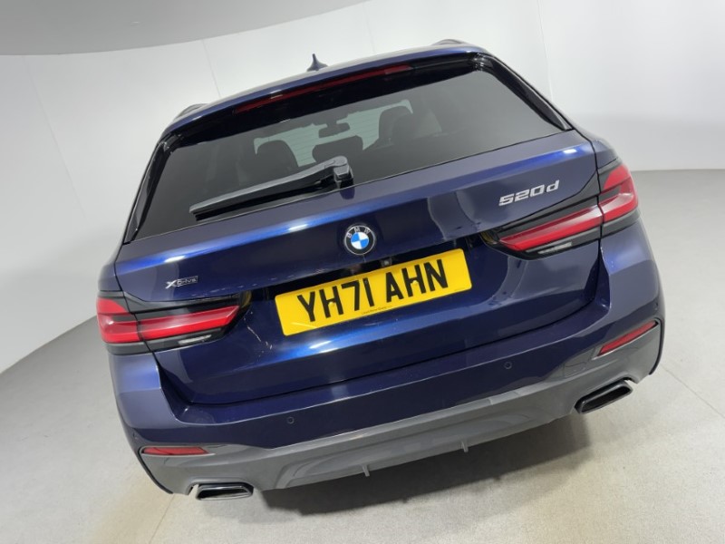 2021 (71) BMW 5 SERIES 520d xDrive MHT M Sport 5dr Step Auto 5473679