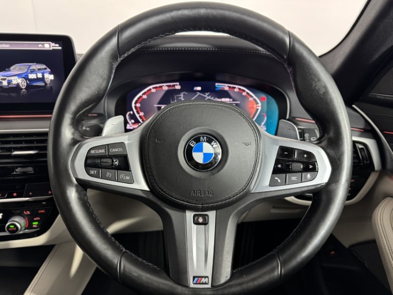 2021 (71) BMW 5 SERIES 520d xDrive MHT M Sport 5dr Step Auto 5473636