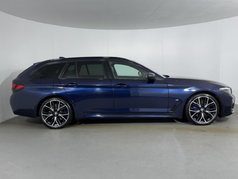 2021 (71) BMW 5 SERIES 520d xDrive MHT M Sport 5dr Step Auto 5473696