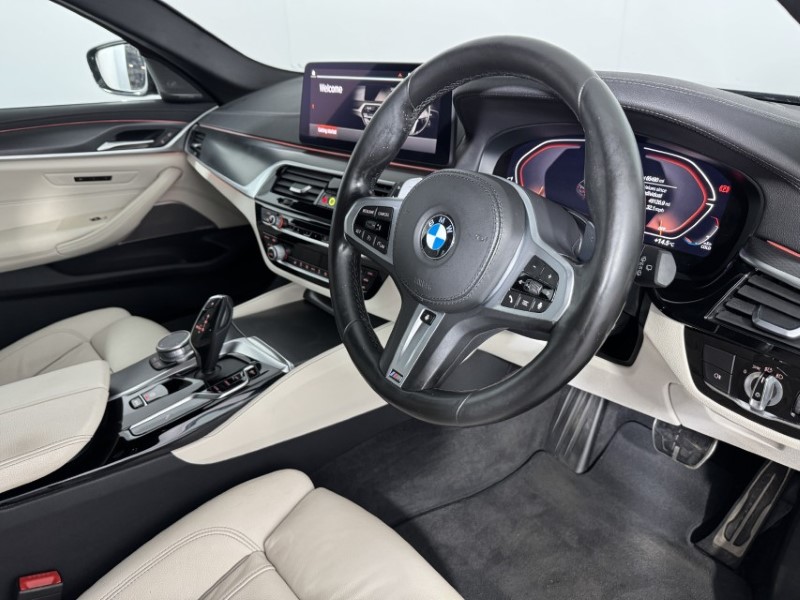 2021 (71) BMW 5 SERIES 520d xDrive MHT M Sport 5dr Step Auto 5473663