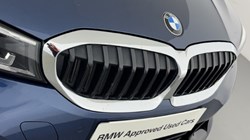 2021 (21) BMW 3 SERIES 330e Sport Pro 5dr Step Auto 5509836