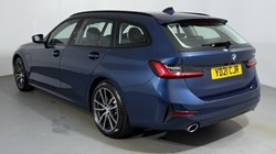 2021 (21) BMW 3 SERIES 330e Sport Pro 5dr Step Auto 5509871