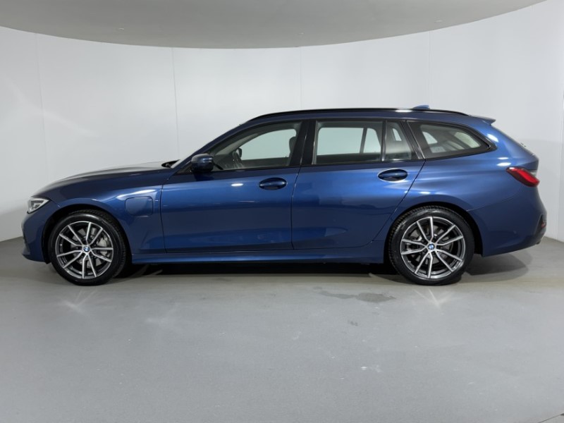 2021 (21) BMW 3 SERIES 330e Sport Pro 5dr Step Auto 5509869