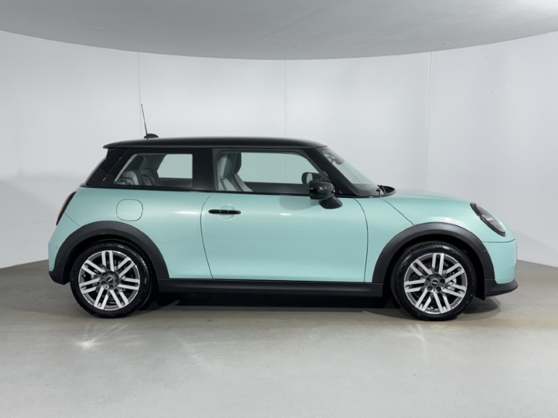 2025 (25) MINI COOPER 1.5 C Classic 3dr Auto 5483553