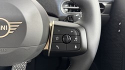 2025 (25) MINI COOPER 1.5 C Classic 3dr Auto 5483516