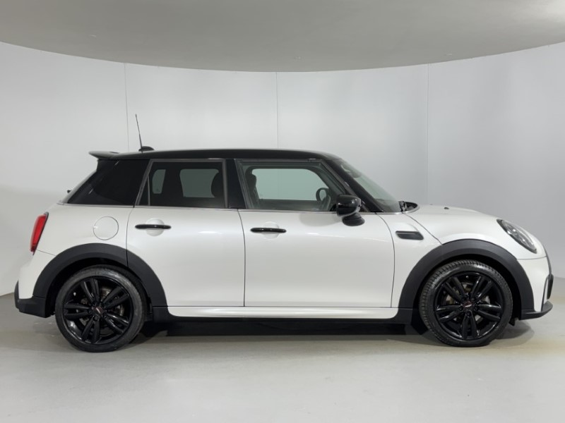 2023 (23) MINI HATCHBACK 1.5 Cooper Sport Premium 5dr Auto 5555361