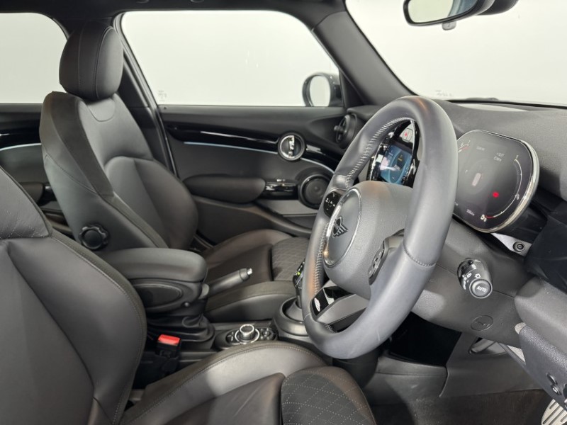 2023 (23) MINI HATCHBACK 1.5 Cooper Sport Premium 5dr Auto 5495948
