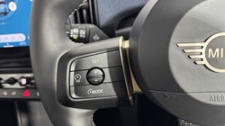 2025 (75) MINI COOPER 1.5 C Classic 3dr Auto 5479235