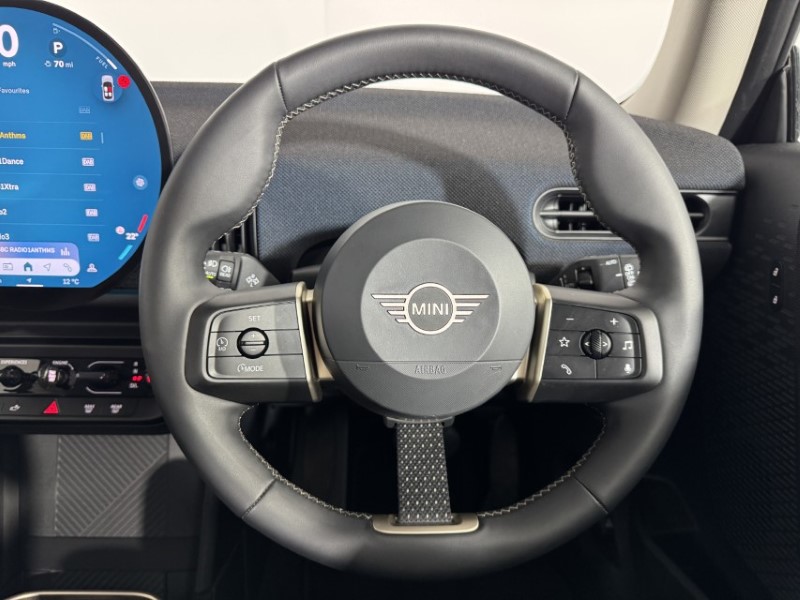 2025 (75) MINI COOPER 1.5 C Classic 3dr Auto 5479226